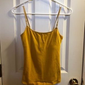 ✨4 for $25✨ mustard yellow tank top